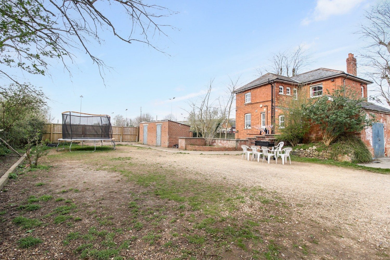 4 bedroom House for Sale Station Approach, Westbury