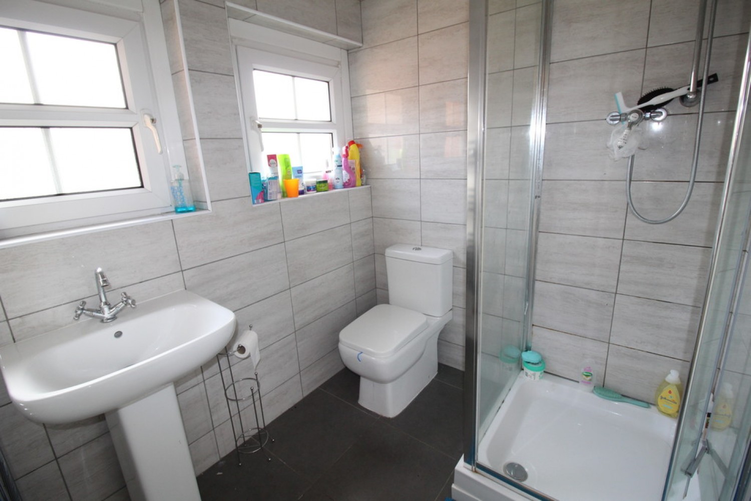 4 bedroom House for Sale Station Approach, Westbury