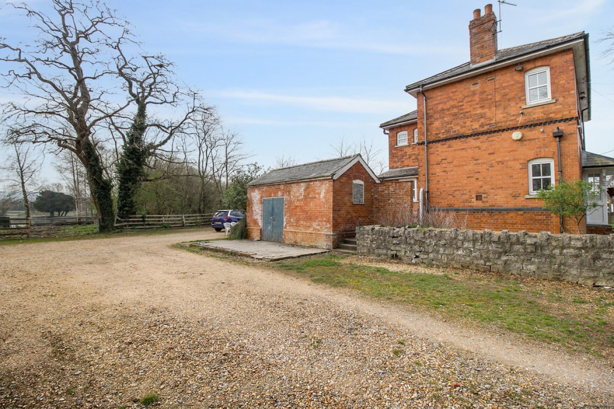 Station Approach, Westbury