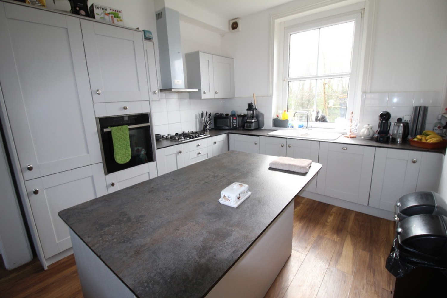 4 bedroom House for Sale Station Approach, Westbury