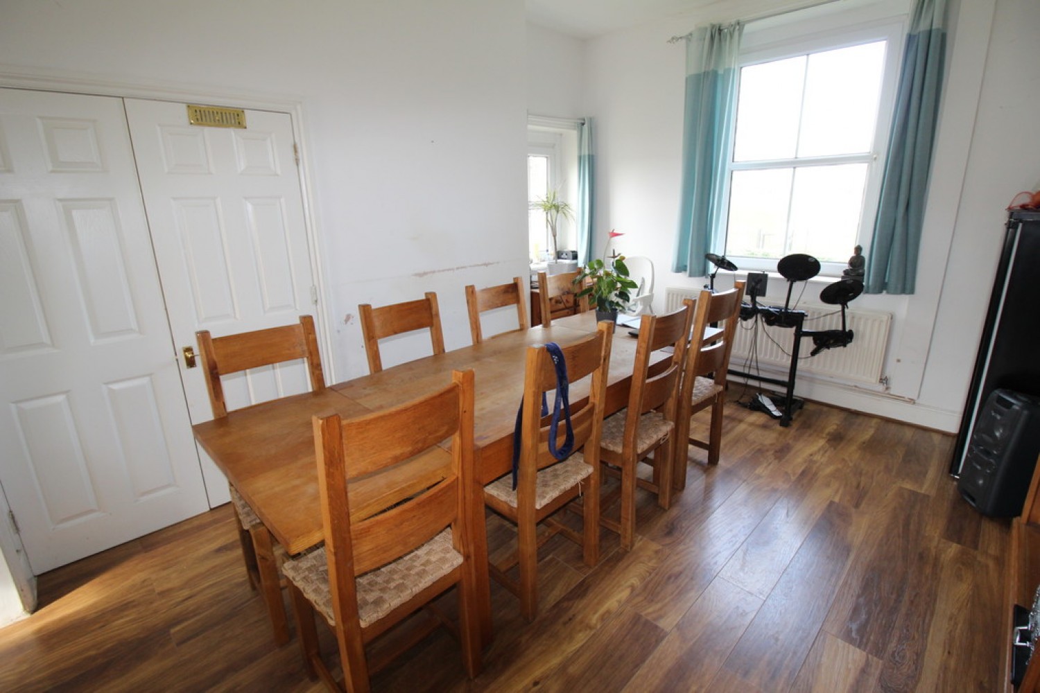 4 bedroom House for Sale Station Approach, Westbury