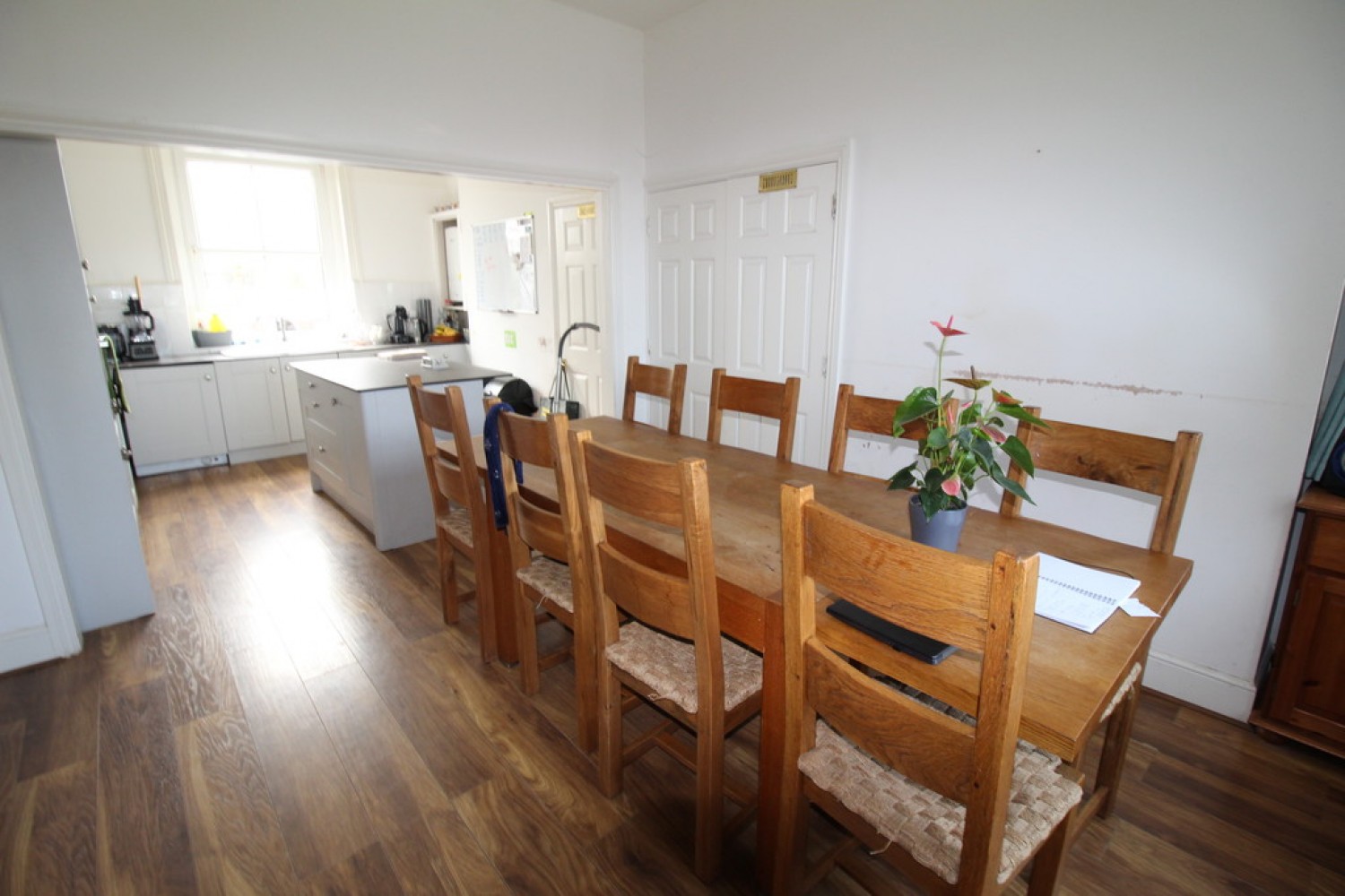 4 bedroom House for Sale Station Approach, Westbury