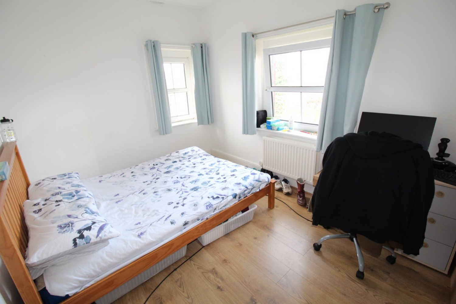 4 bedroom House for Sale Station Approach, Westbury