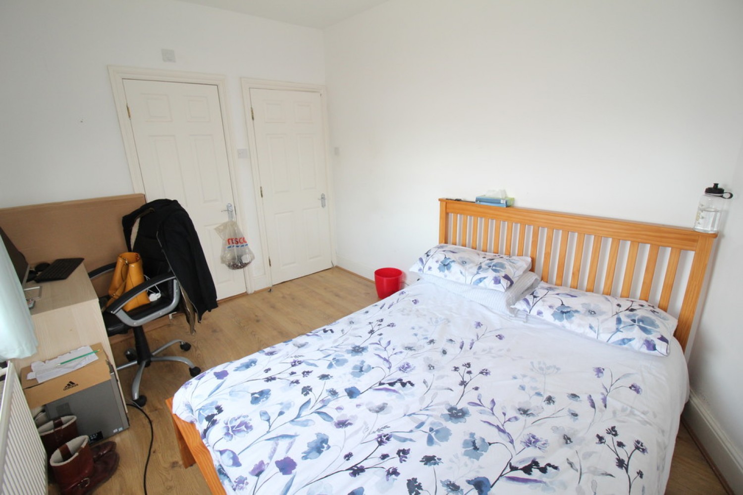 4 bedroom House for Sale Station Approach, Westbury