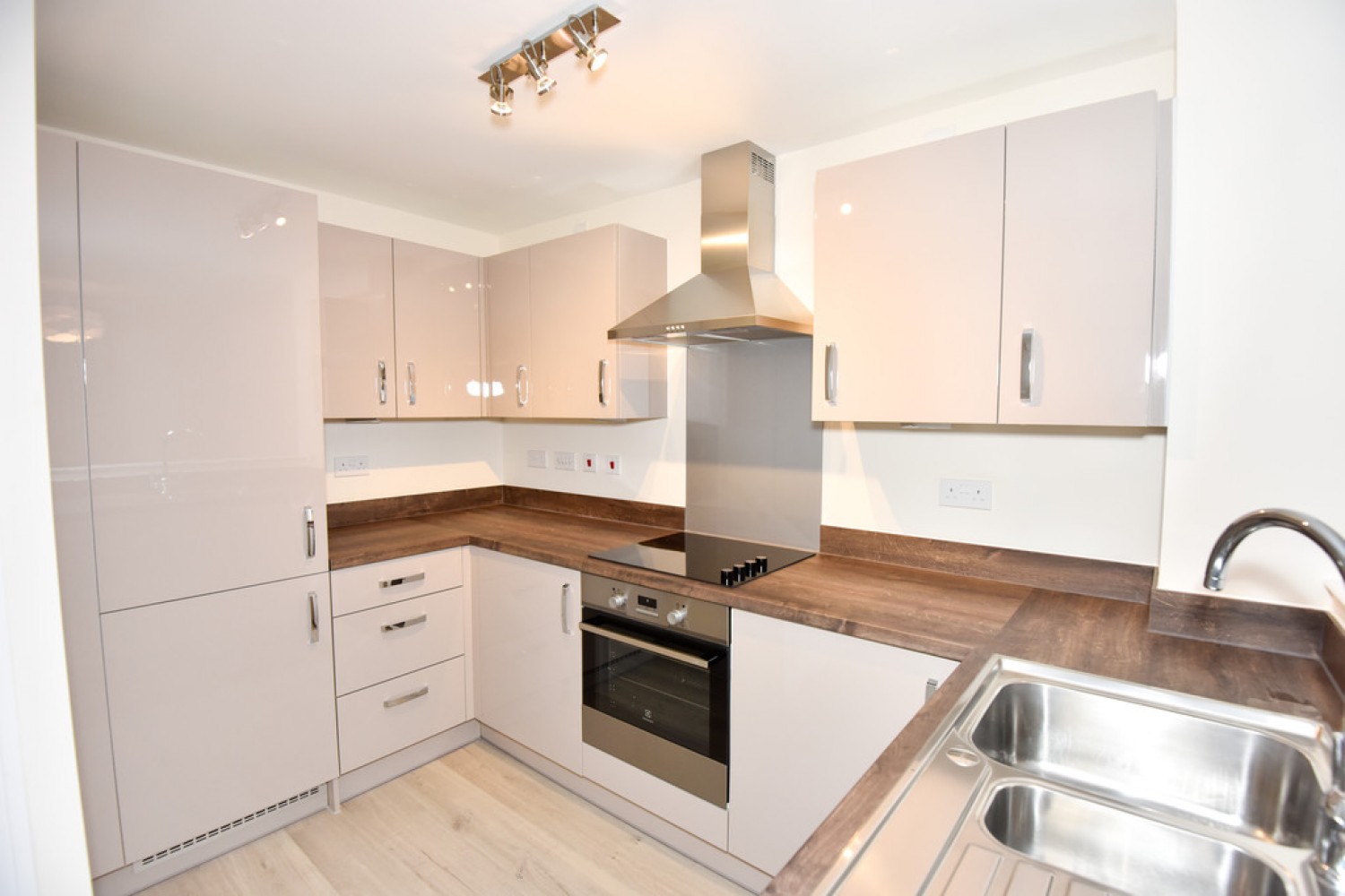 4 bedroom House for Letting Mays Drive, Westbury