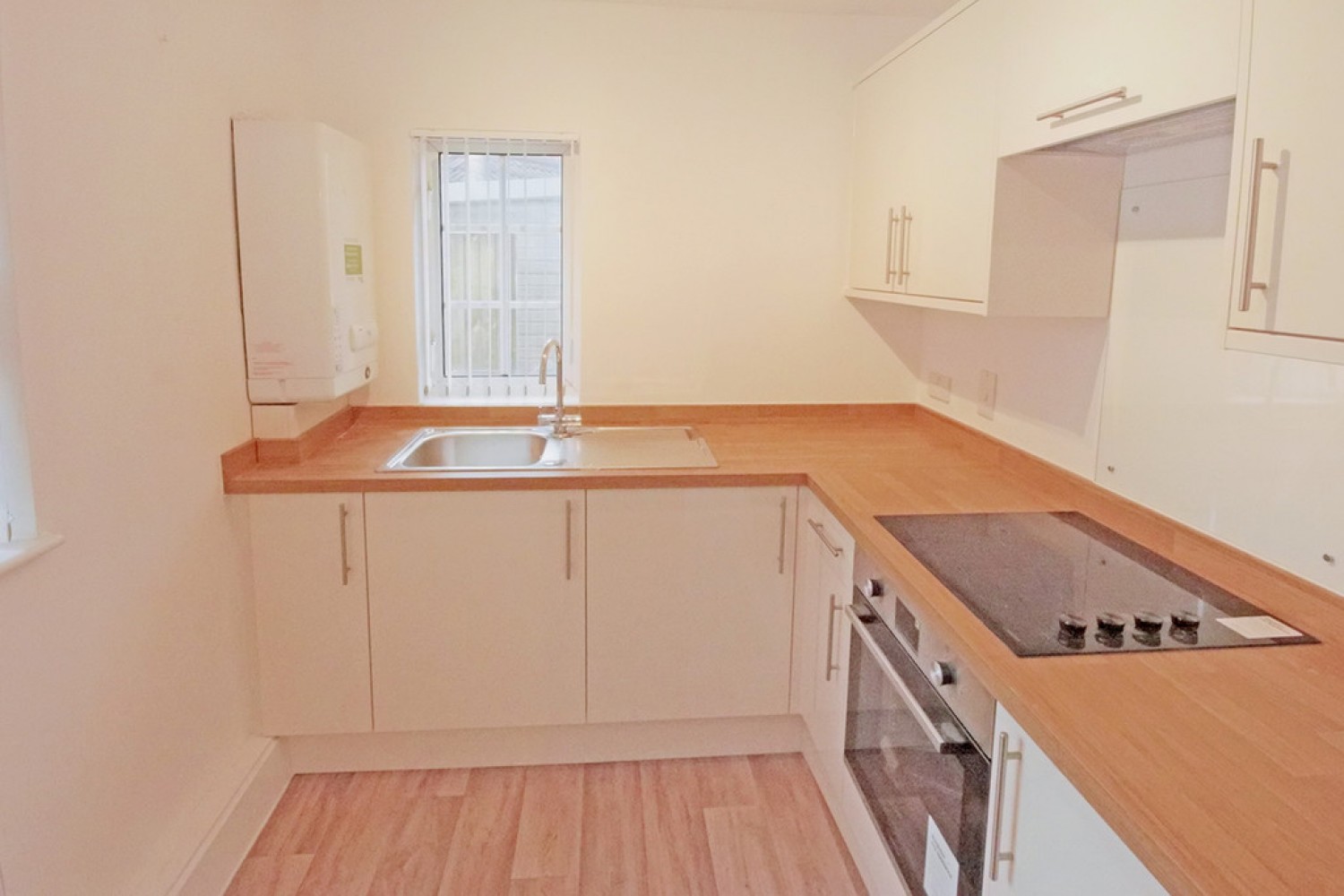 4 bedroom Property for Sale Haynes Road, Westbury