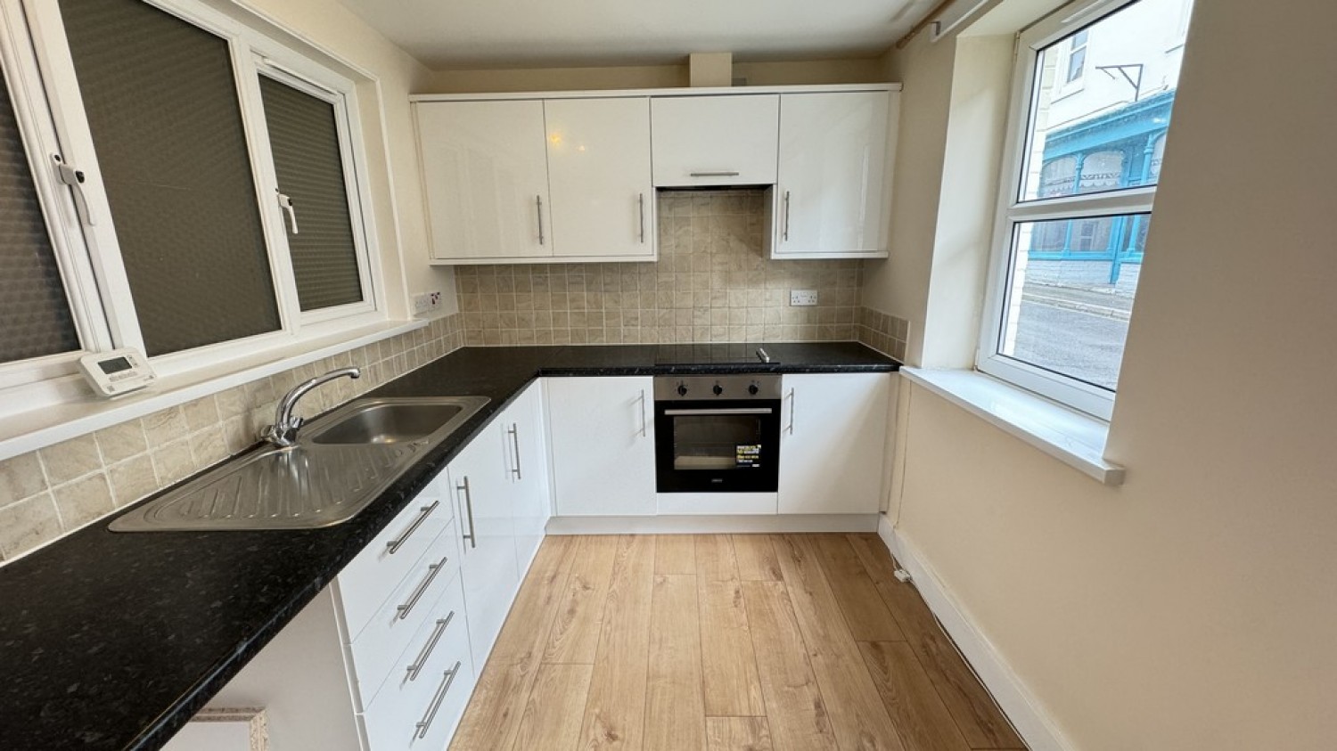 2 bedroom Flat for Letting Maristow Street, Westbury