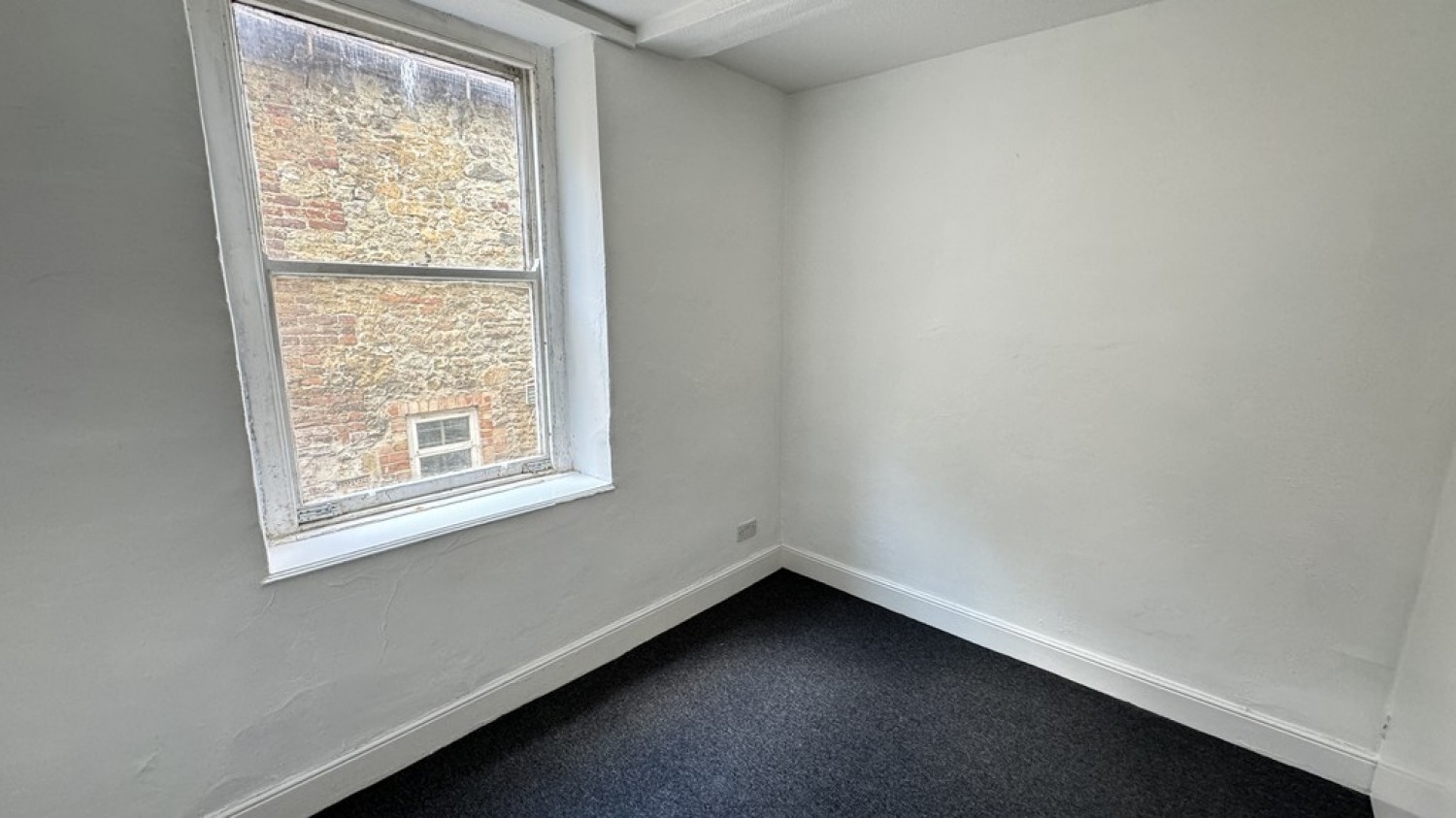 1 bedroom Flat for Letting High Street, Warminster, Wiltshire