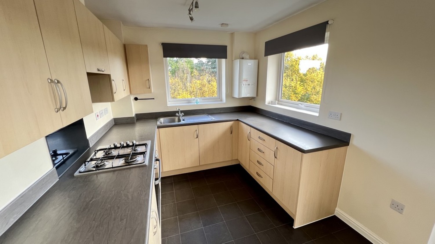 2 bedroom Flat for Letting Leigh Park Court, Westbury, Wiltshire