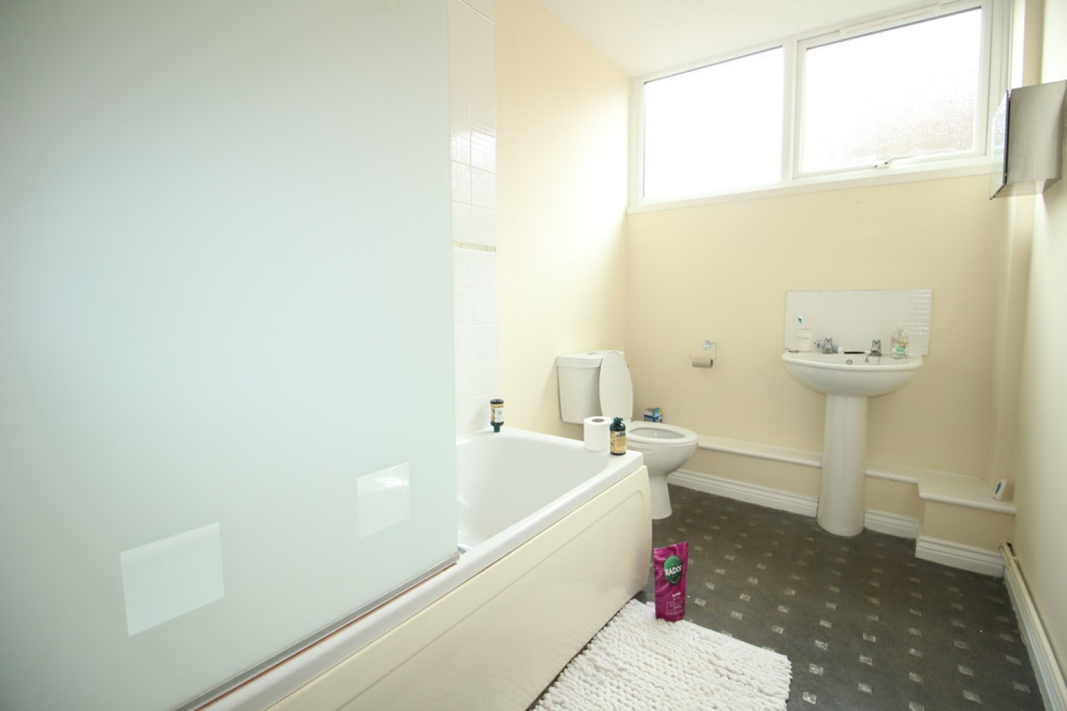 Barclay Court, Warminster