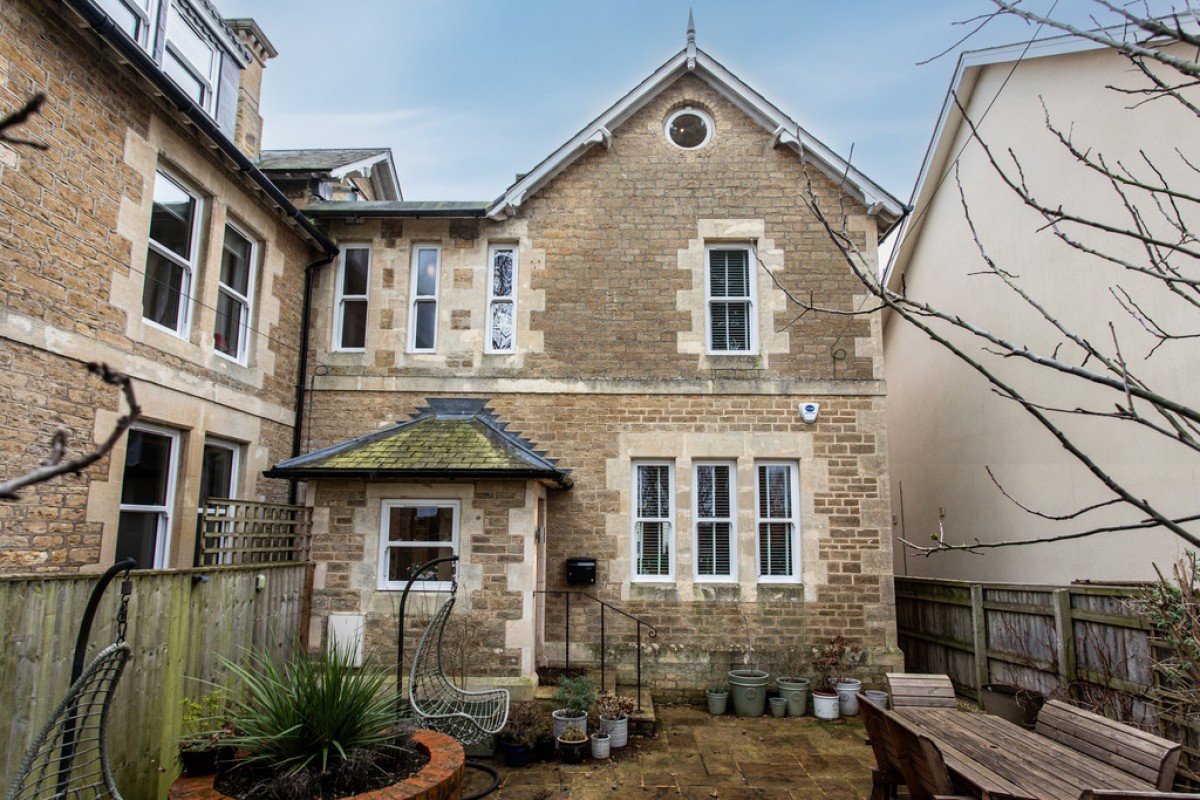 Smallbrook House, Staverton