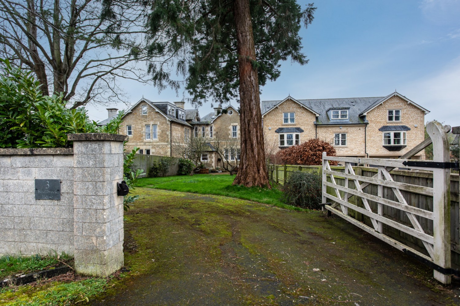 4 bedroom House for Sale Smallbrook House, Staverton