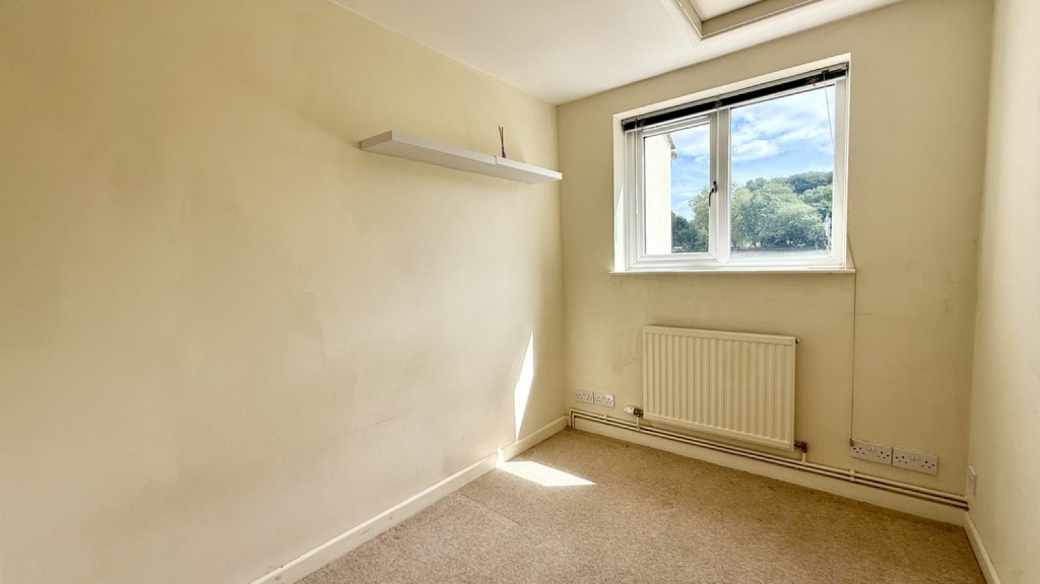 2 bedroom House for Sale High Street, Dilton Marsh