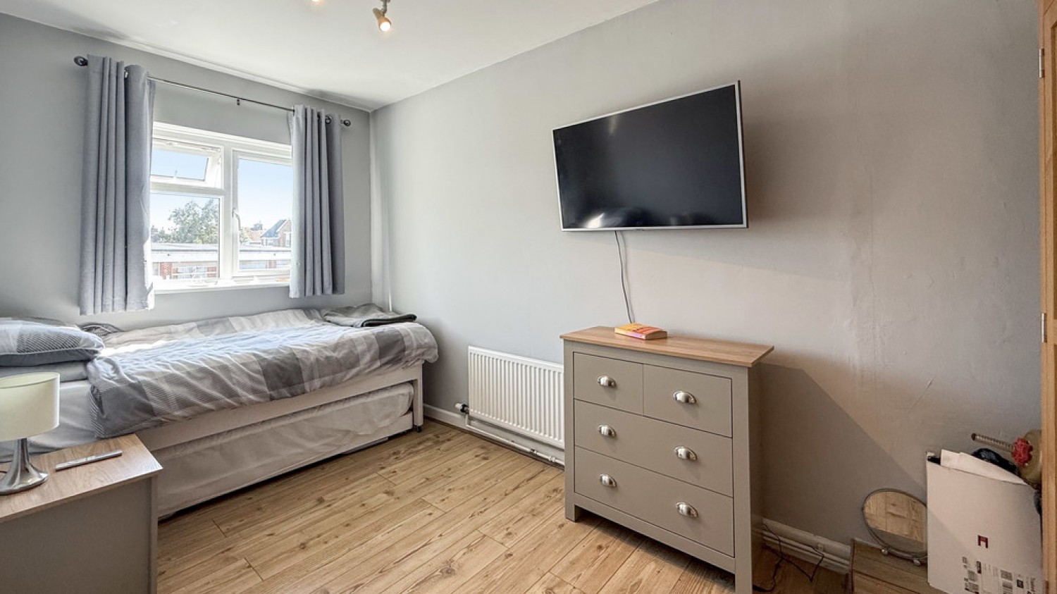 Luxfield Road, Warminster