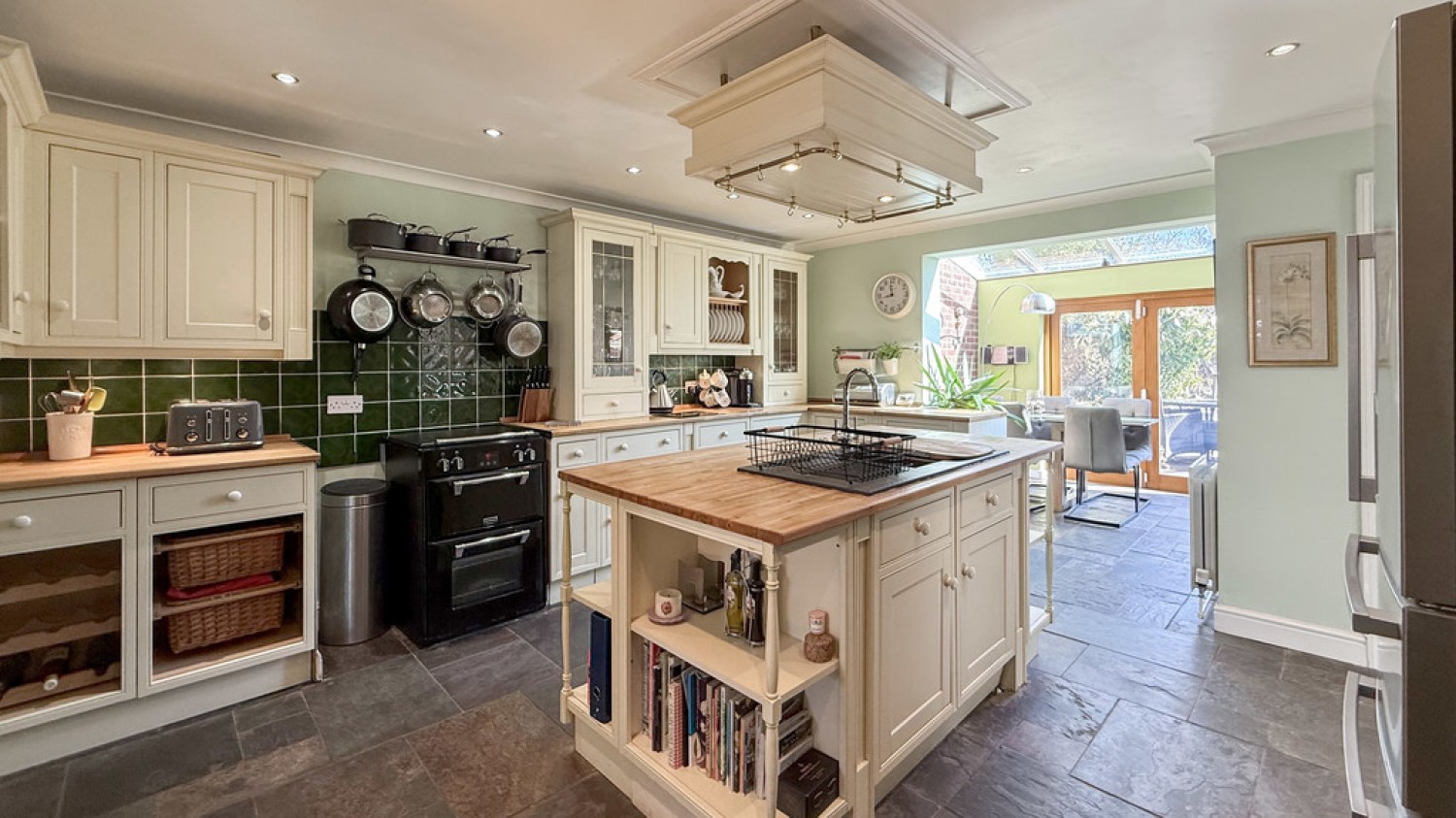 Luxfield Road, Warminster