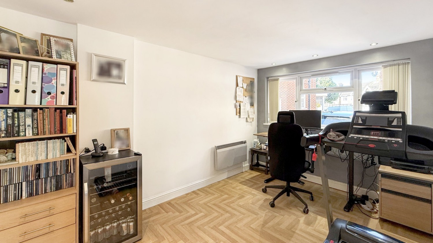 Luxfield Road, Warminster