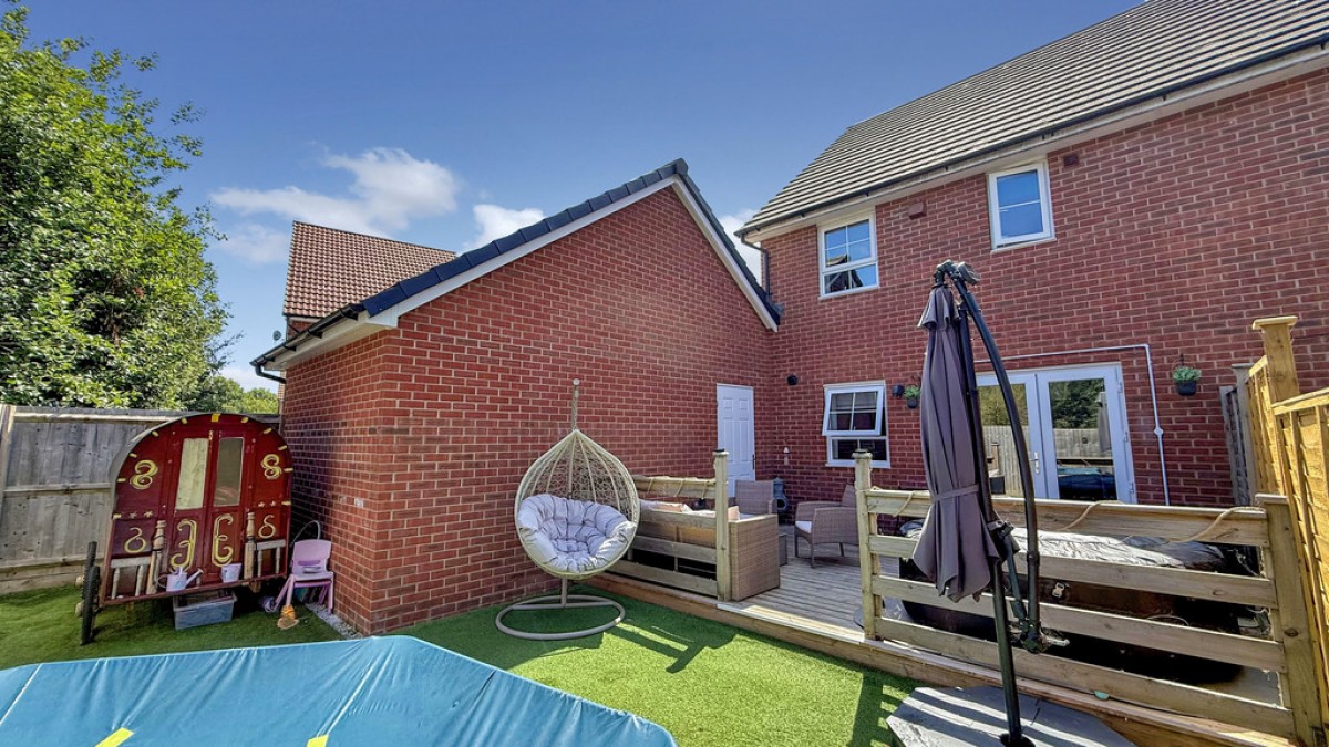 Athelney Avenue, Westbury