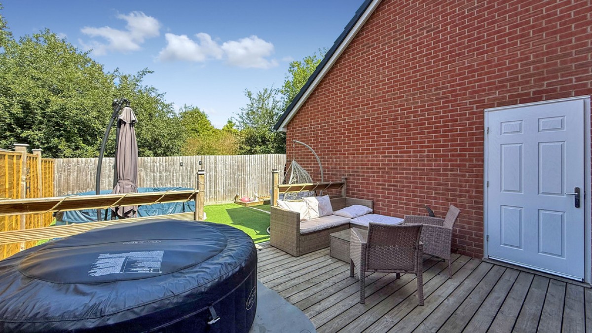 Athelney Avenue, Westbury