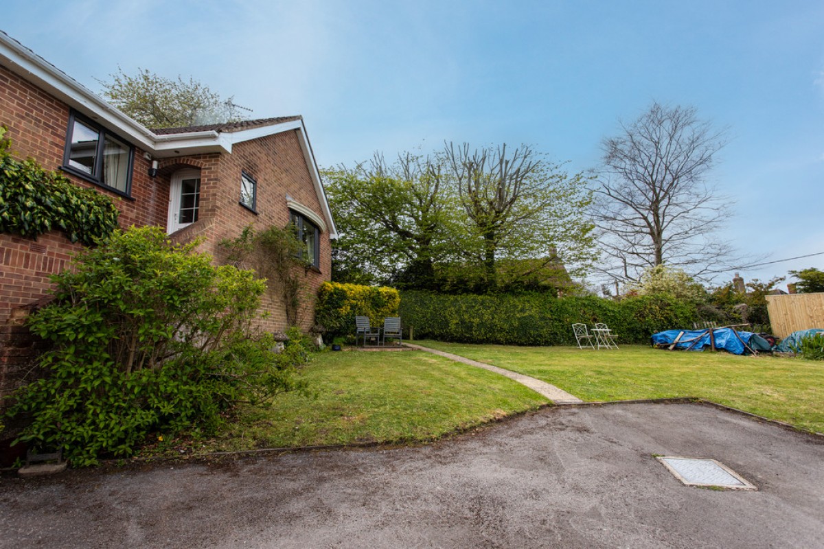 Court Lane, Edington