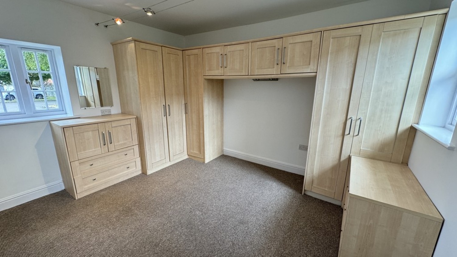 1 bedroom Bungalow for Letting Semington, Wiltshire, England