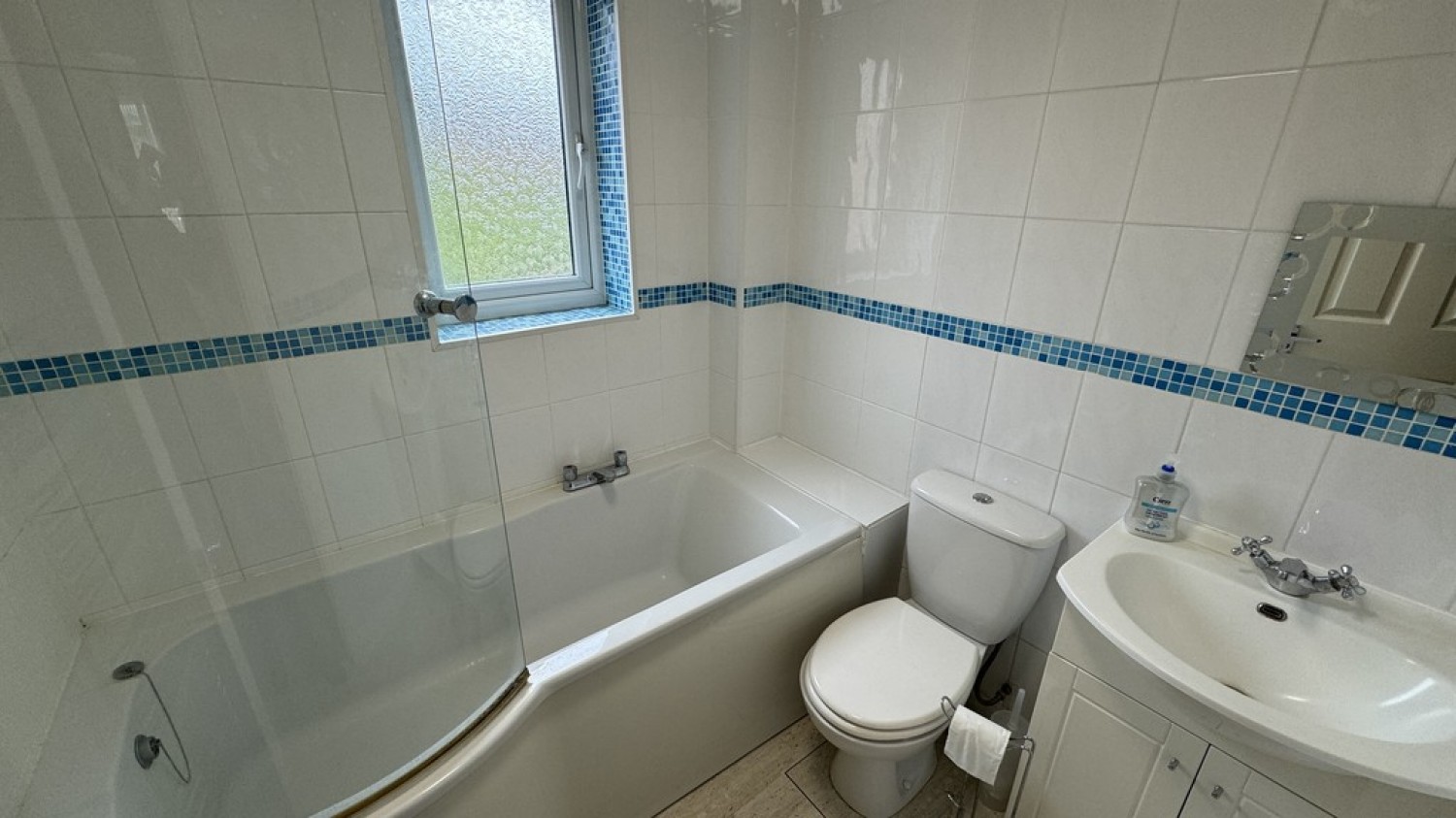 4 bedroom House for Letting Hampshire Gardens, Westbury
