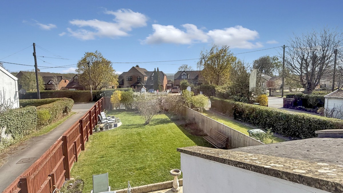 Hawkeridge Road, Yarnbrook