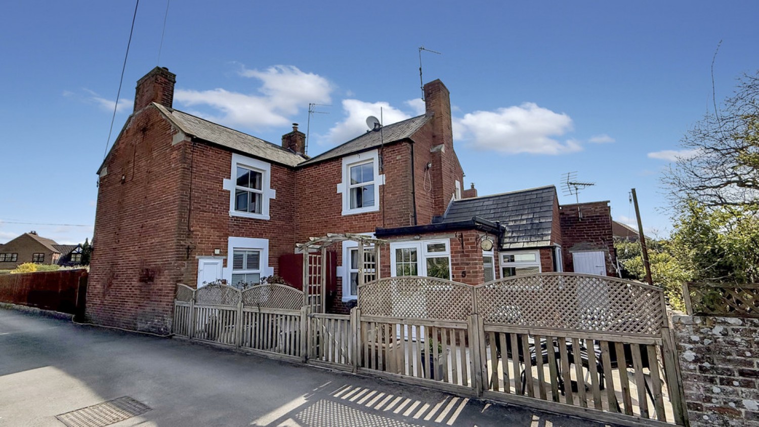 Hawkeridge Road, Yarnbrook