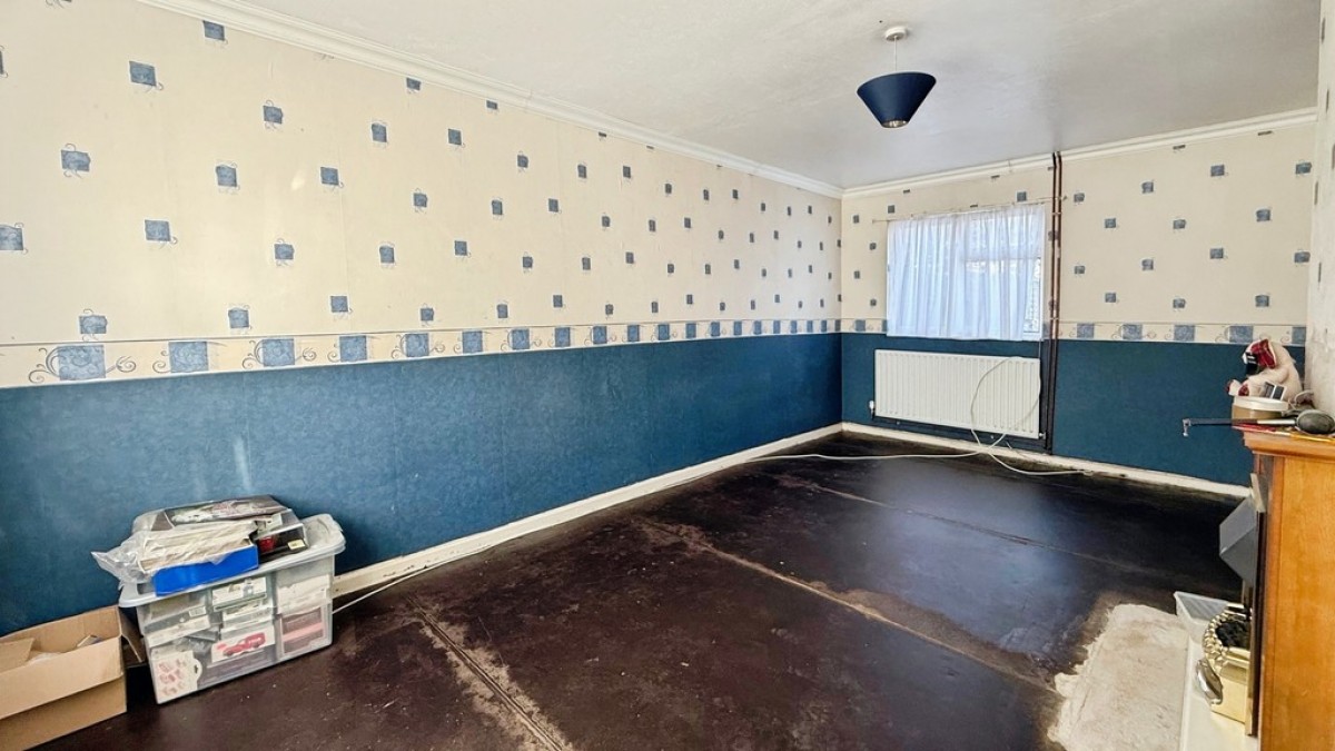 Queensway, Warminster