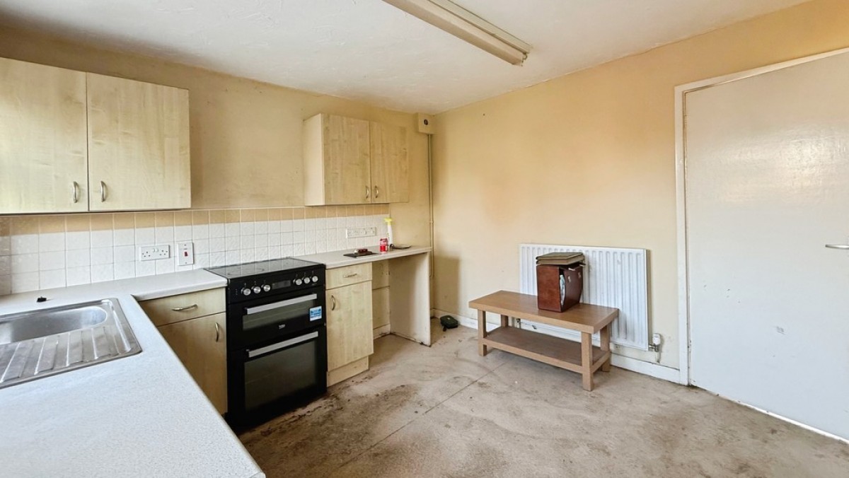 Queensway, Warminster