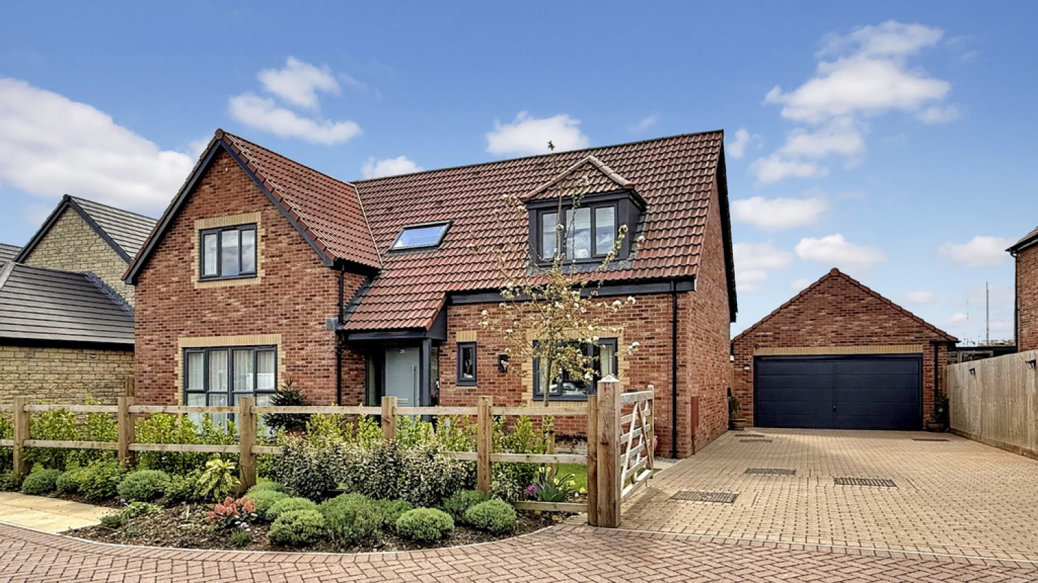 Kendall Lane, Semington