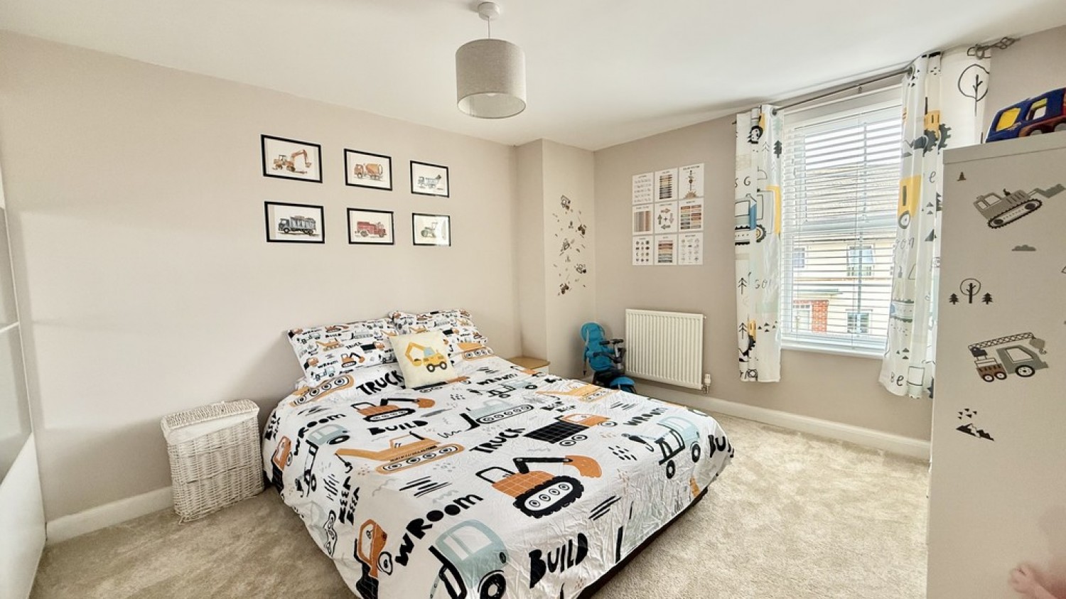 Gilhespy Way, Westbury