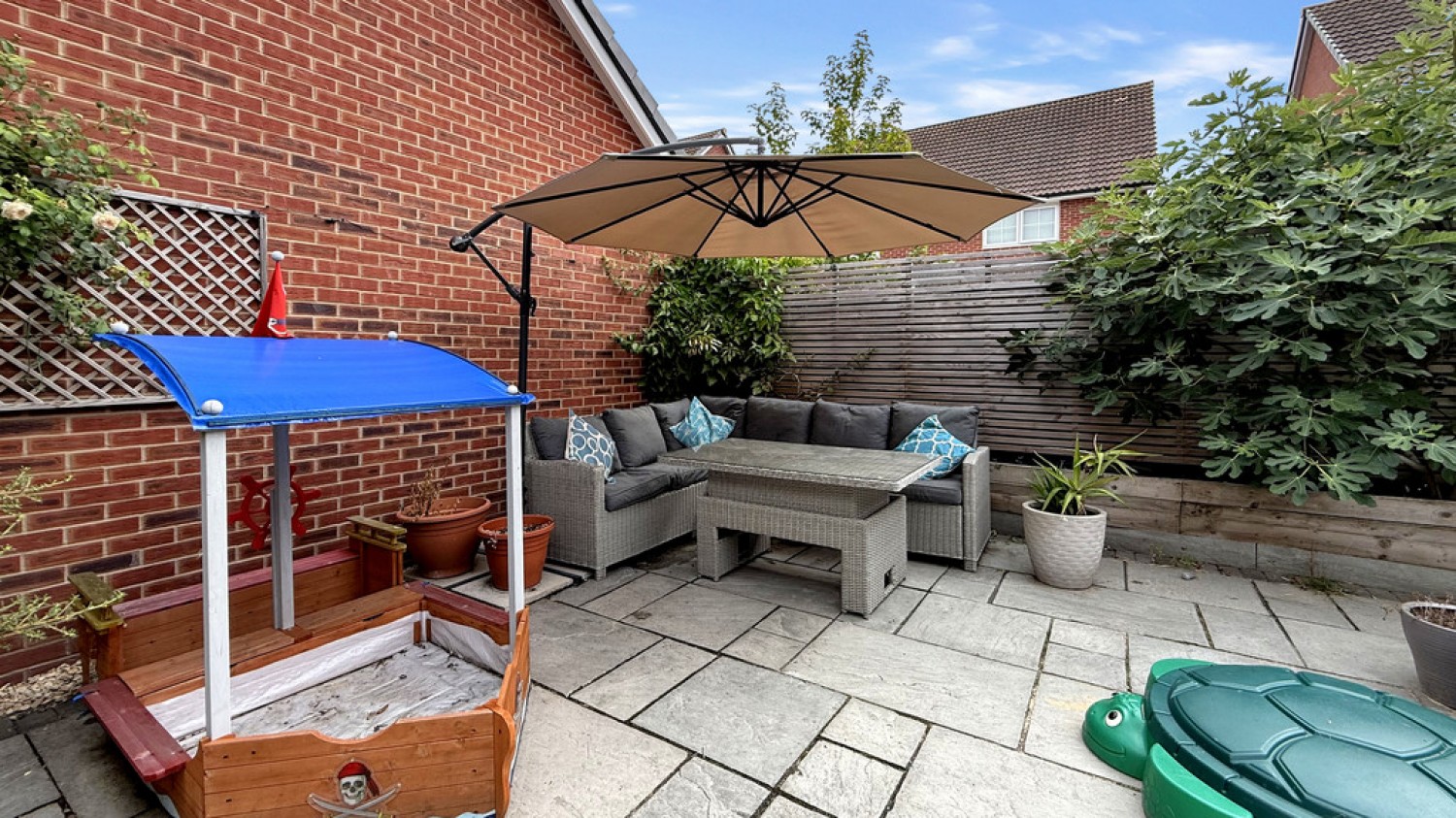 Gilhespy Way, Westbury