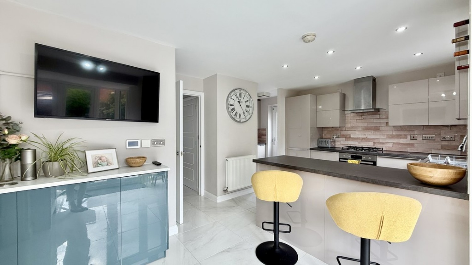Gilhespy Way, Westbury