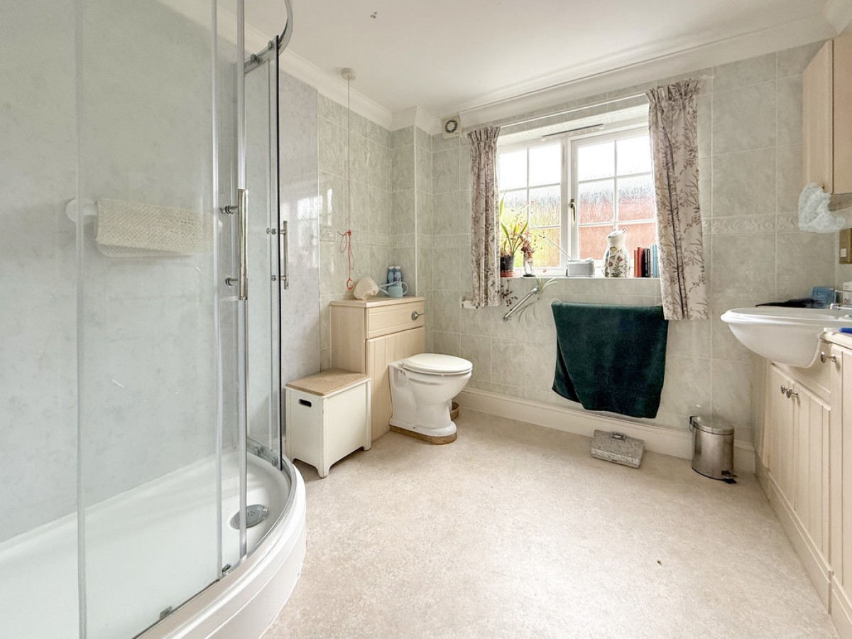 Grenadier Close, Warminster