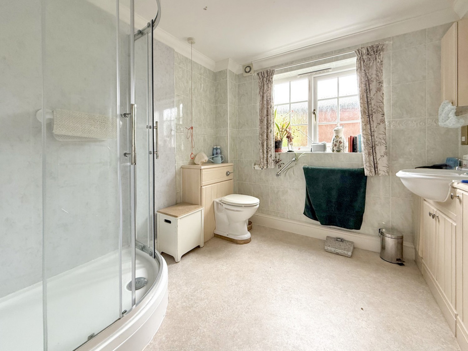 Grenadier Close, Warminster