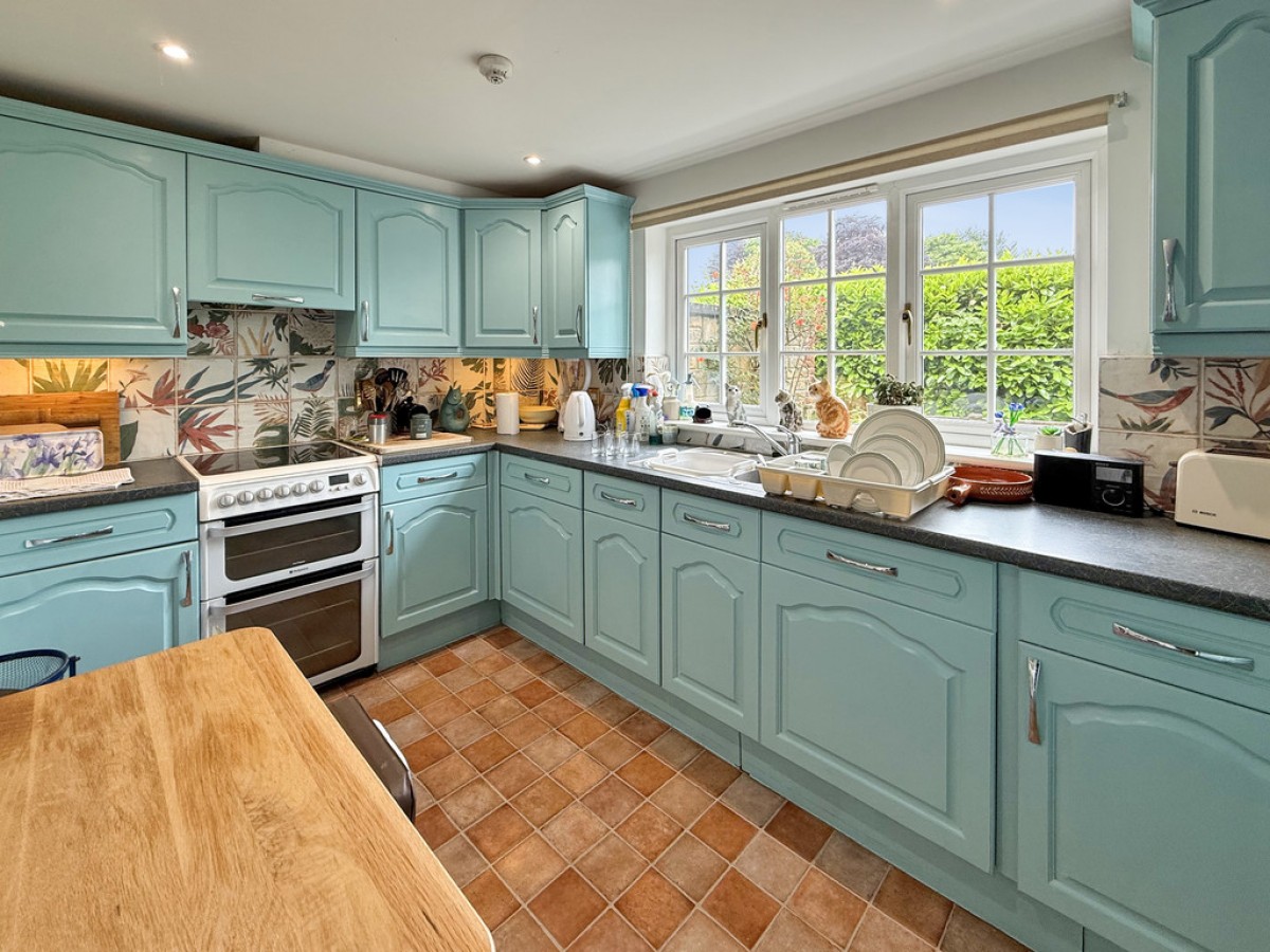 Grenadier Close, Warminster