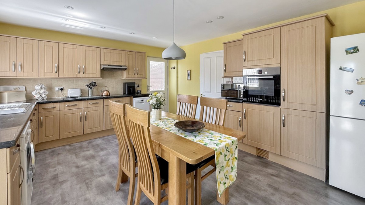 Avebury Close, Westbury