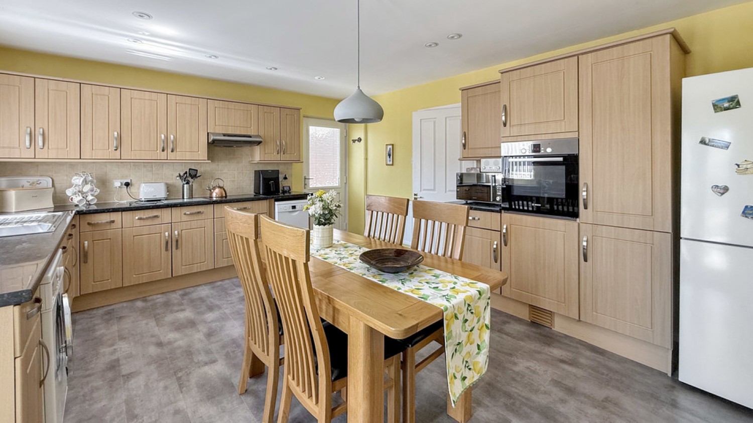 Avebury Close, Westbury