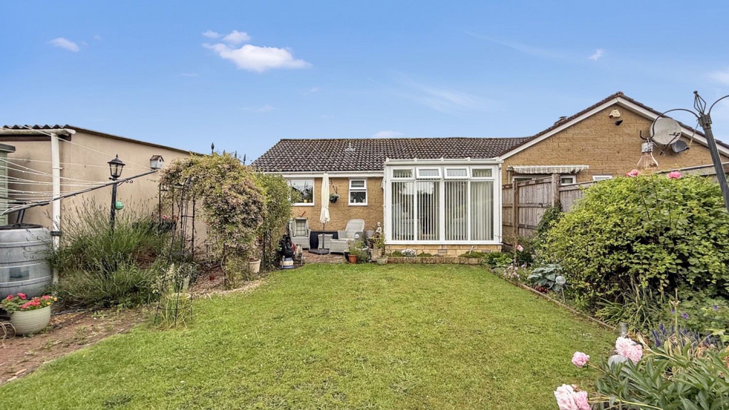 Linsvale Drive, Frome
