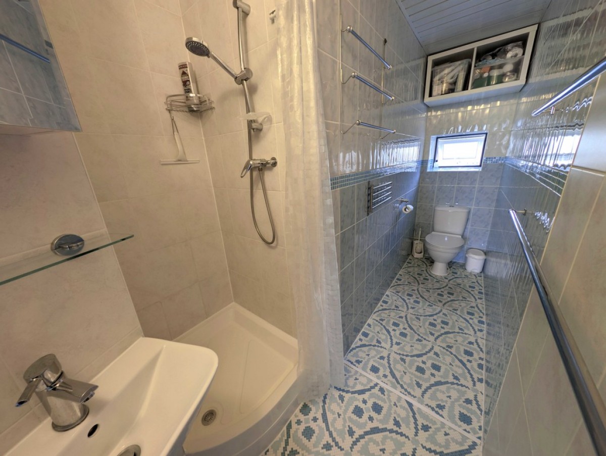 Station Road, Westbury