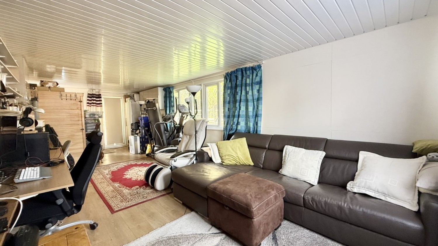 Station Road, Westbury