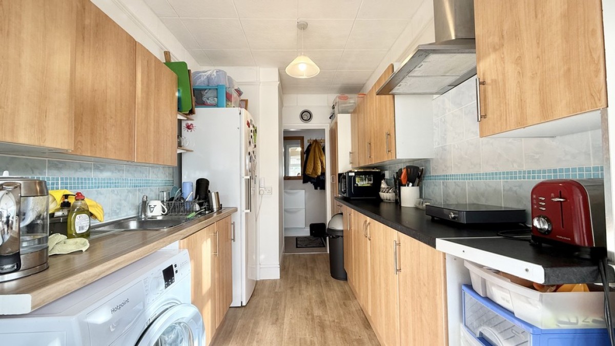 Station Road, Westbury