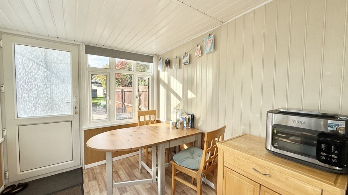 Station Road, Westbury