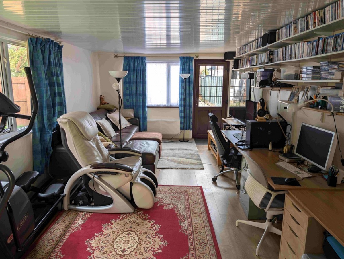 Station Road, Westbury