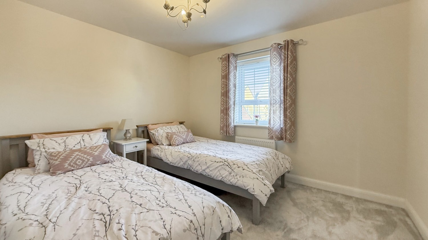 4 bedroom House for Sale Freestone Grove, Westbury