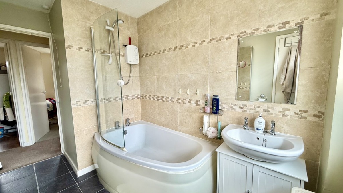 Chestnut Close, Frome