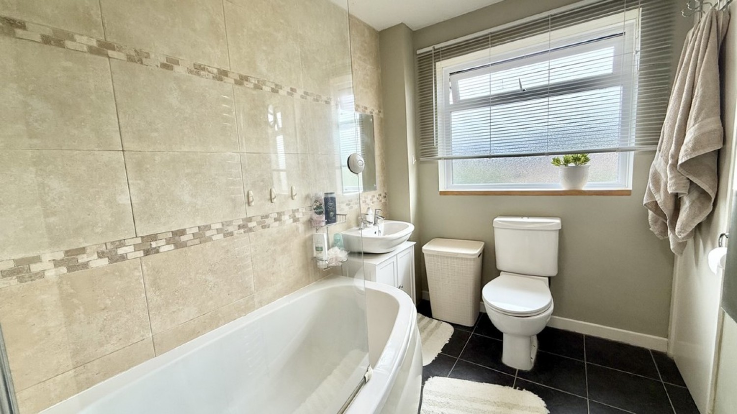 4 bedroom House for Sale Chestnut Close, Frome