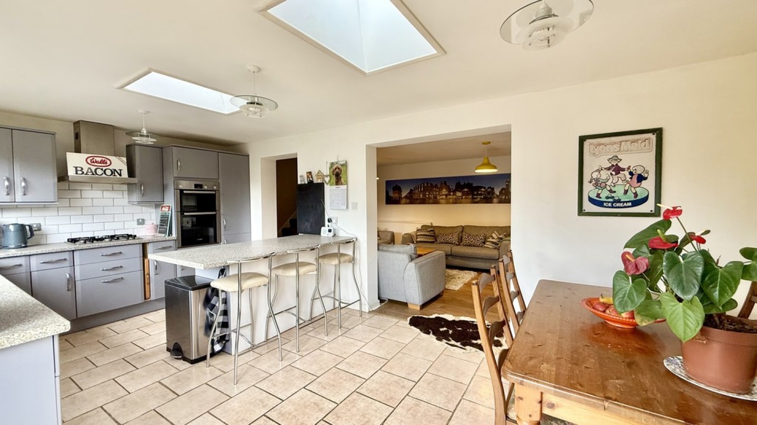 4 bedroom House for Sale Chestnut Close, Frome