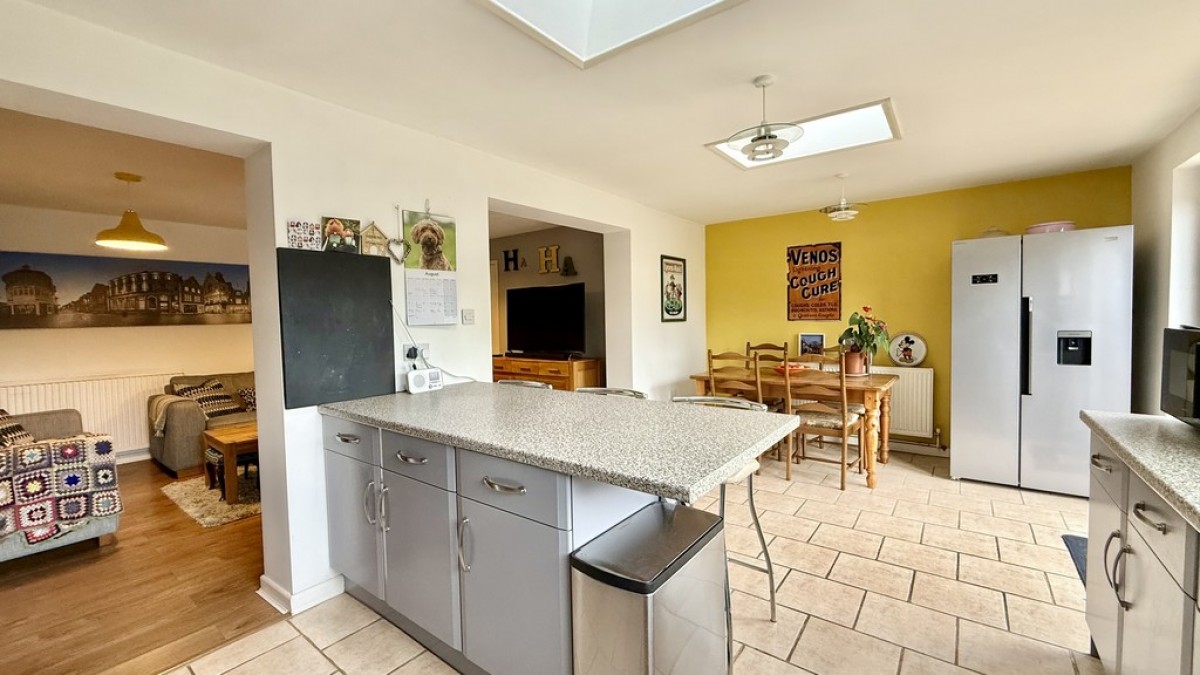 Chestnut Close, Frome