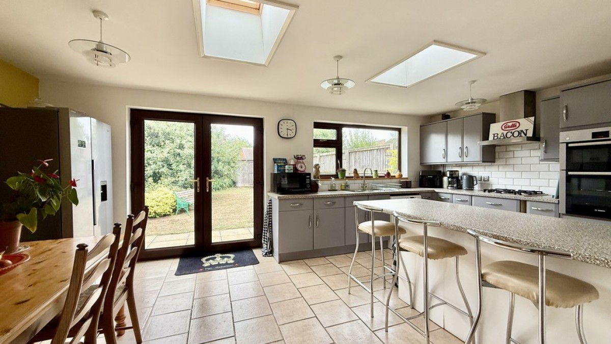 Chestnut Close, Frome